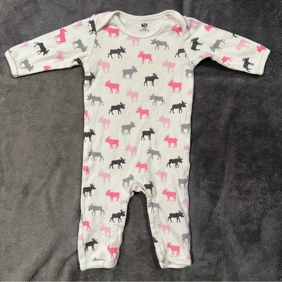 Hudson Baby Other - Hudson Baby Girl Button Coverall - Moose Print- 6-9 months